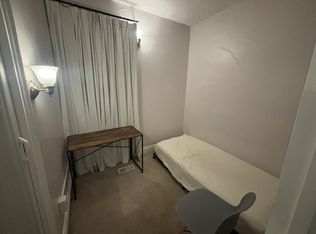 2206 14th St ROOM 1B, Troy, NY 12180