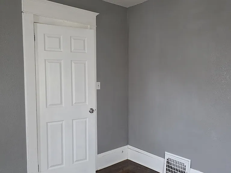 3400 N Vel R Phillips Ave — Photo 9