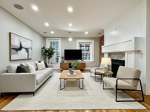 2nd image of 422 Clermont Ave #1