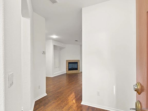 4th image of 755 Caminito Moraga #755-3