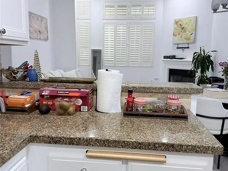 2125 S Bentley Ave #107 — Photo 11