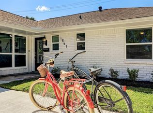 1861 Aspen Ln, Seabrook, TX 77586