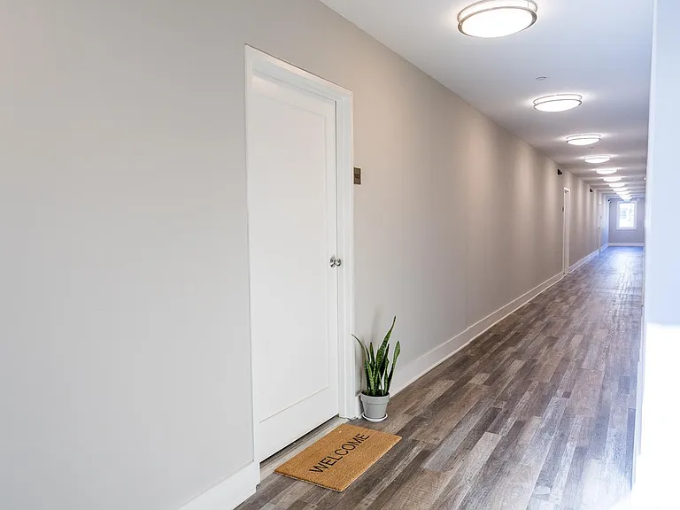 783 Kings Hwy E — Photo 9