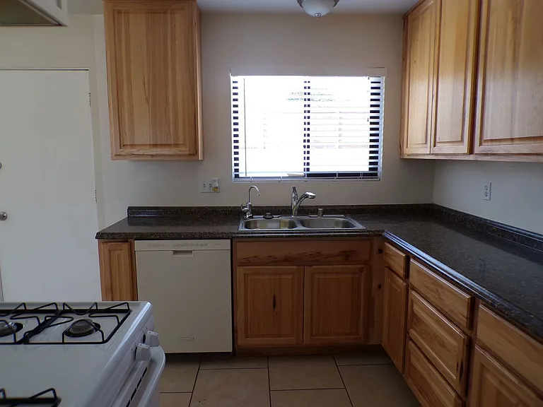 3930 Neptune Ave — Photo 9