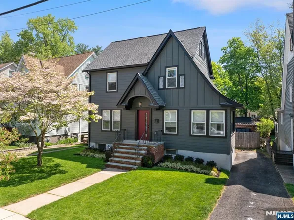 370 Demarest Ave, Oradell, NJ 07649