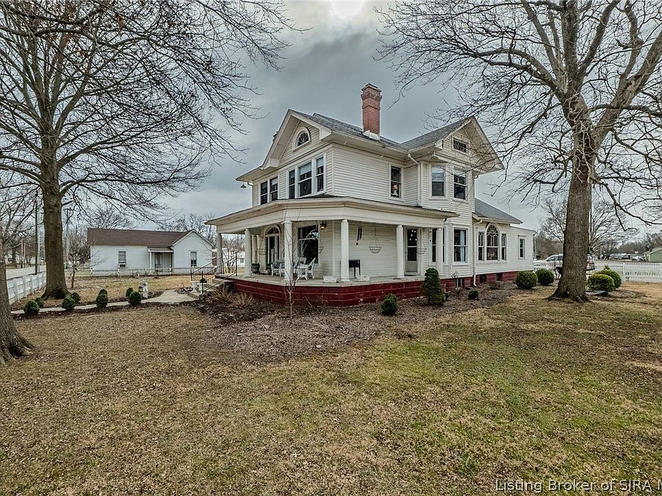 1st image of 912 Main Street