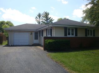 605 Crabtree Ct, Lindenhurst, IL 60046