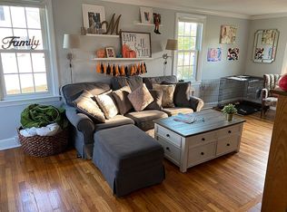 386 Roosevelt Ave, Springfield, MA 01118