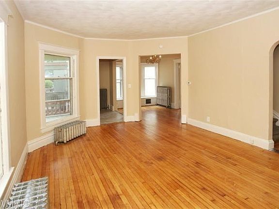 4th image of 811 W Kalamazoo Ave