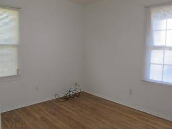 3rd image of 1209 Anderson Dr