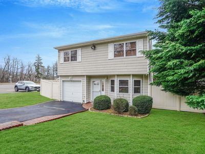 11 Mayflower Avenue, Smithtown, NY, 11787