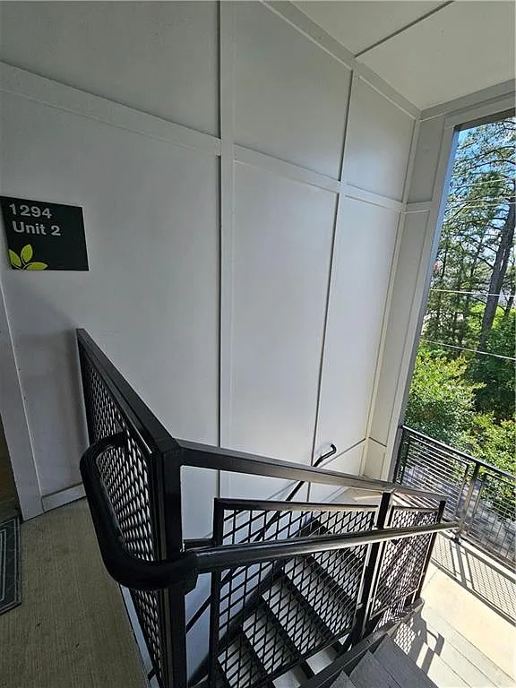 2 bed, 2.0 bath, 950 sqft, $2,500 — Photo 2