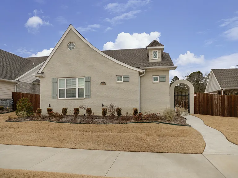 8115 Donnington Ct — Photo 1