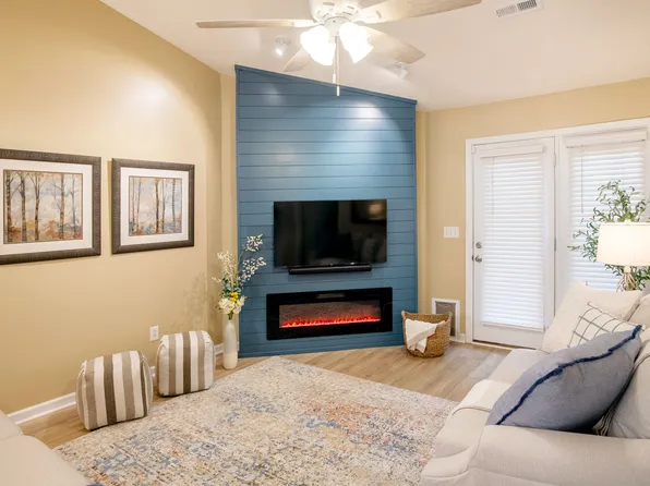 102 Palm Ct, Lexington, SC 29072