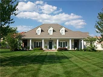 1st image of 704 NE Shoreline Dr