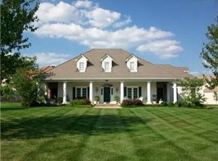 704 NE Shoreline Dr, Lees Summit, MO 64064