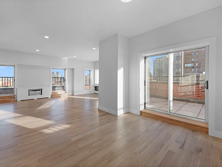 360 E 65th St #A — Photo 7
