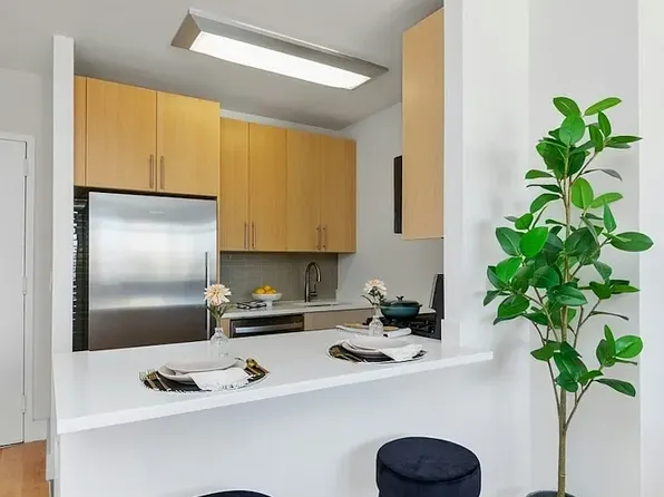 110 Horatio St, New York, NY