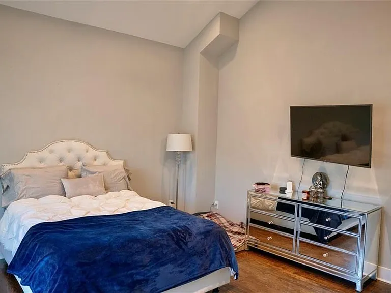1005 Birch St — Photo 11