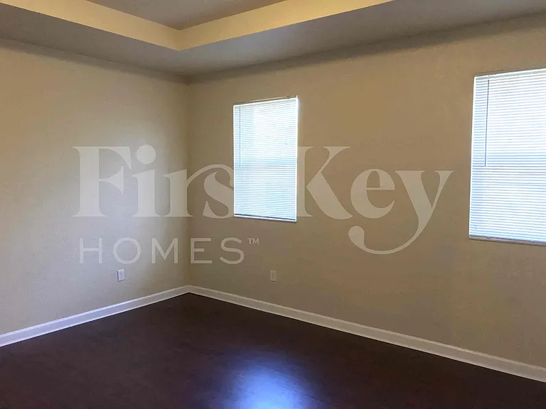 181 NE 30th Pl — Photo 12
