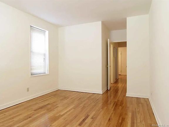4th image of 98A Hoyt St #3B