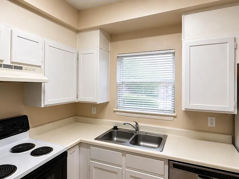 3100 Walnut Bend Ln #319 — Photo 8