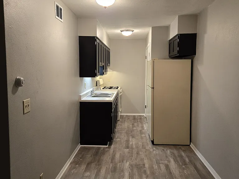703 Audubon Dr #14 — Photo 4
