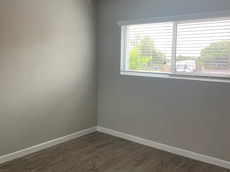 529 Avenue G — Photo 6