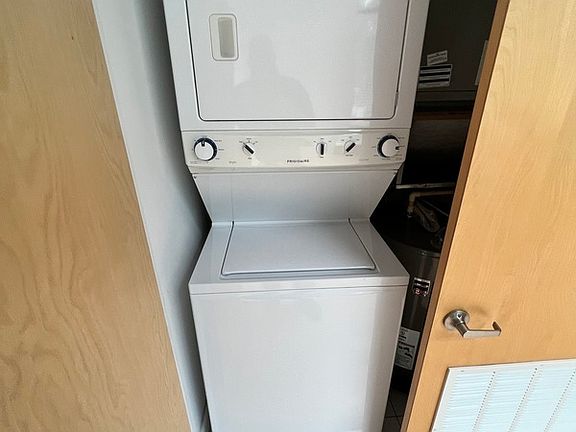 4th image of 418 N 25th St APT 320