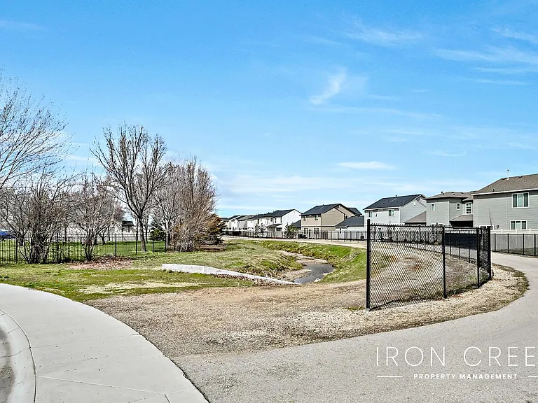 2229 E Kamay Dr — Photo 27