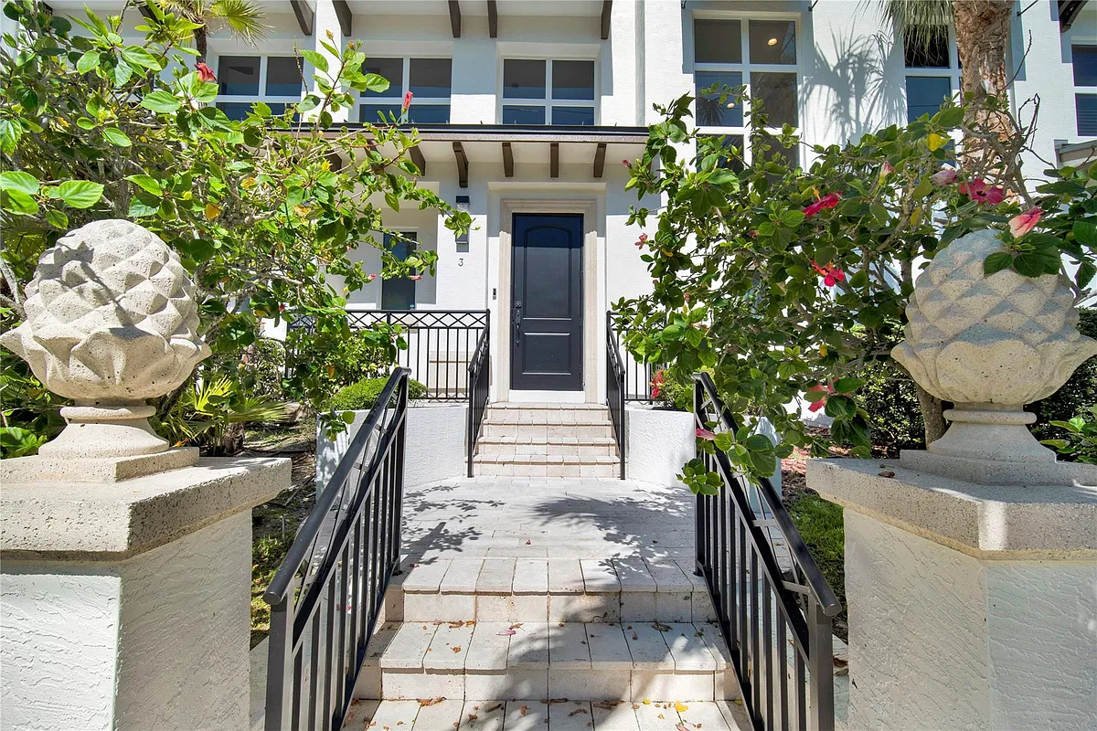 Building Photo - 425 N Ocean Blvd #3