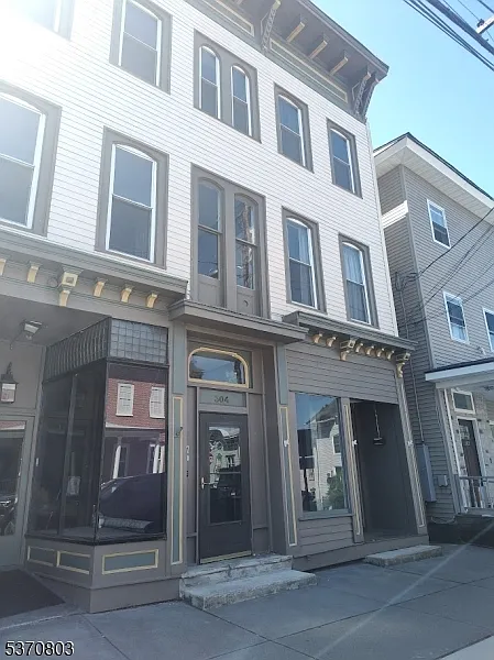 1 bed, $1,600 — Photo 1