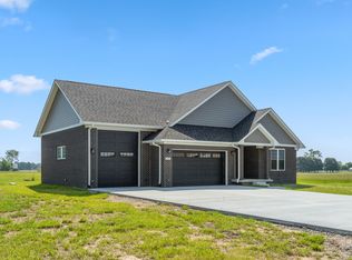10305 Shamrock Ct, Seymour, IN
