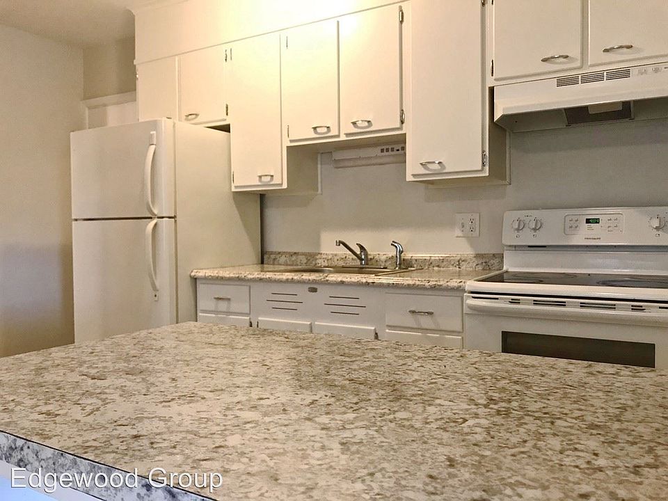 1st image of 1015 Warwick Ave APT 11