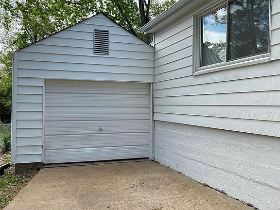 4th image of 8806 Corwin Dr
