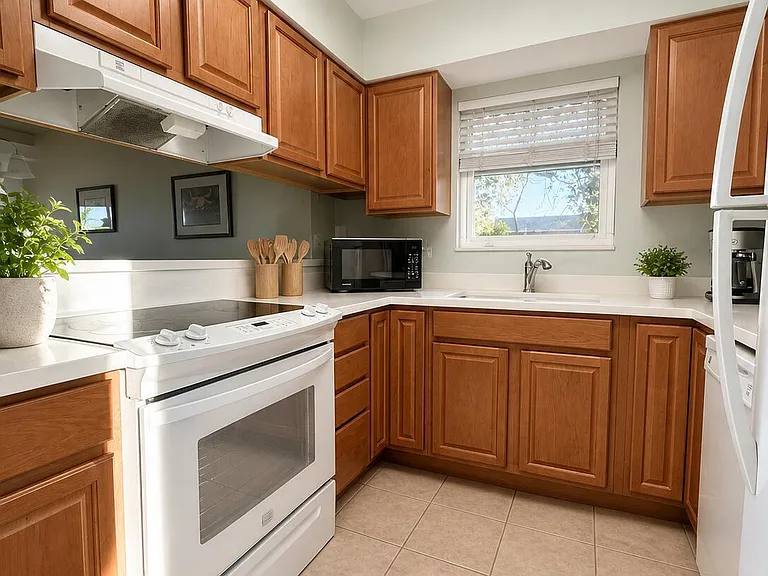 131 Rio Del Mar St #C — Photo 3