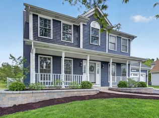 1311 Meadow Ln, North Aurora, IL 60542
