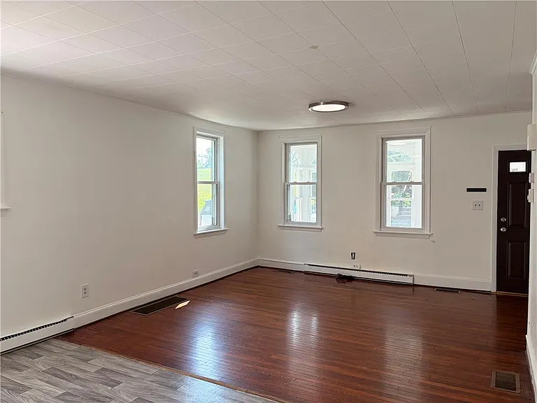 619 2nd St #1 — Photo 5