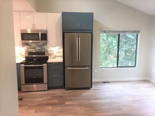 1 bed, 1.0 bath, 550 sqft, $1,800 — Photo 4