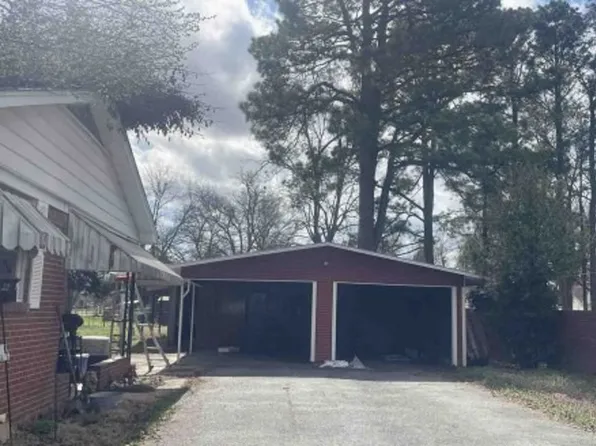 400 E Nichols St, England, AR 72046