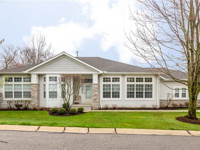 380 Blossom Ln, Chagrin Falls, OH, 44022