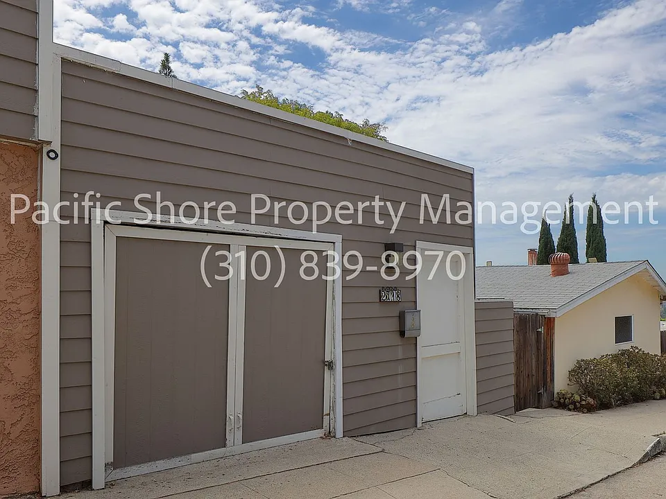 Medlow Apartments