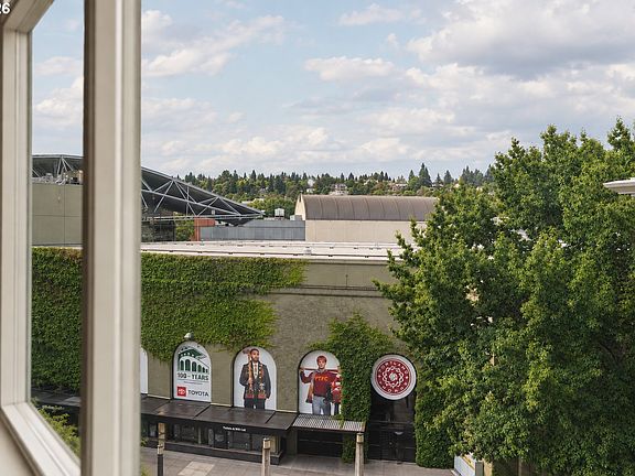 4th image of 1926 W Burnside St Unit 614
