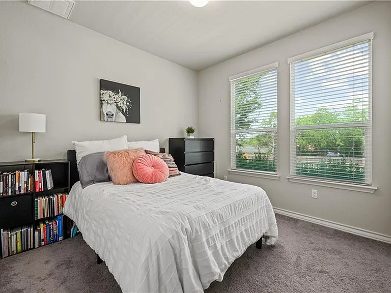 5308 Golden Canary Ln — Photo 21