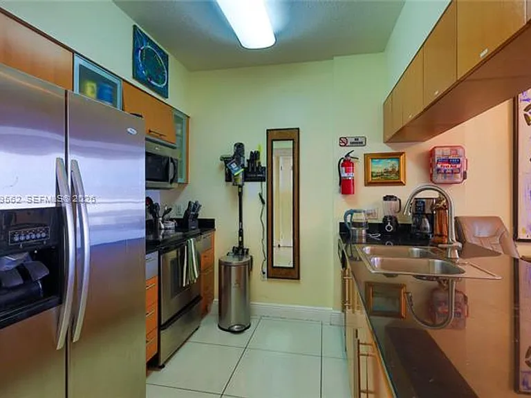 1750 N Bayshore Dr #1711 — Photo 6