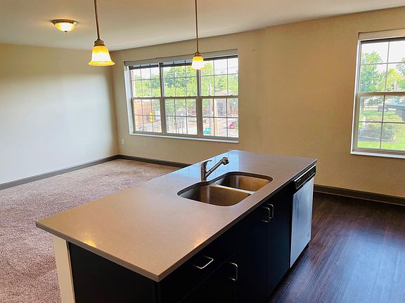 5th image of 7 E Dominion Blvd APT D