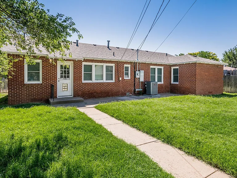 1612 Crockett St — Photo 16