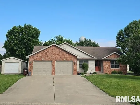 18920 Perry Dr, Virden, IL 62690