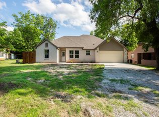 519 W James St, Wills Point, TX 75169