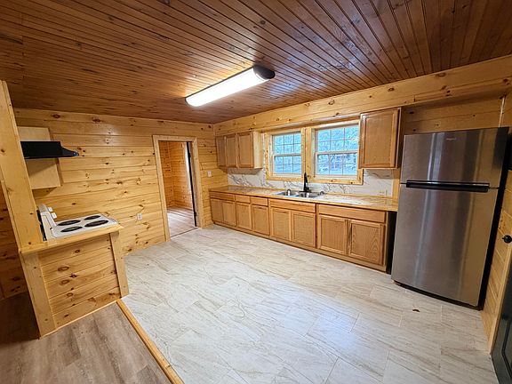 4th image of 204 E Simpson Street